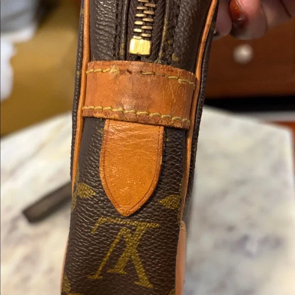 Vintage Louis Vuitton Monogram Marly Dragonne clutch. - Picture 6 of 17